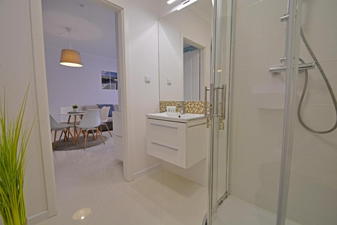 Świnoujście Apartamenty Bryza - Kwartal Rozy Wiatrow - Garaz מראה חיצוני תמונה