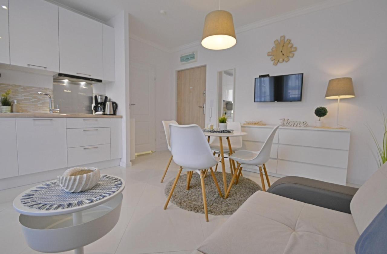 Świnoujście Apartamenty Bryza - Kwartal Rozy Wiatrow - Garaz מראה חיצוני תמונה
